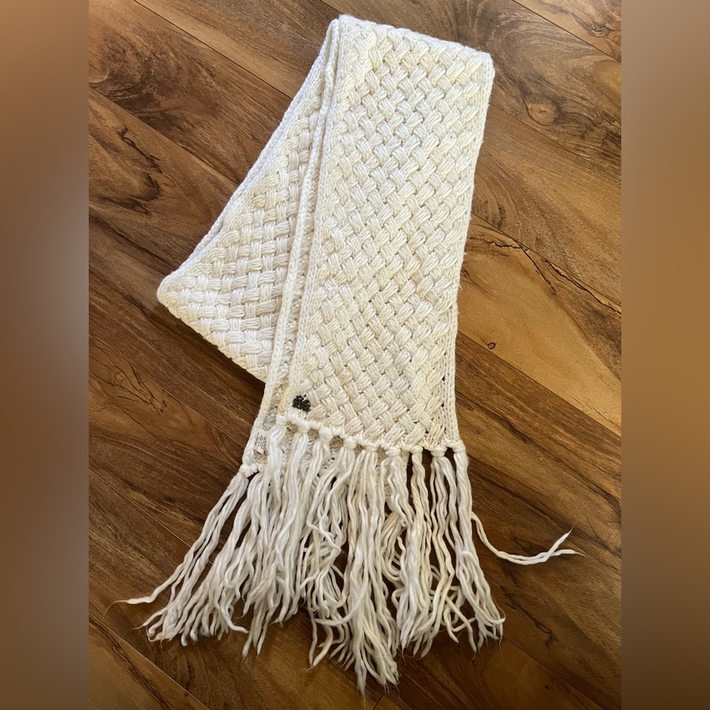 Billabong White Woven Fringe Scarf
